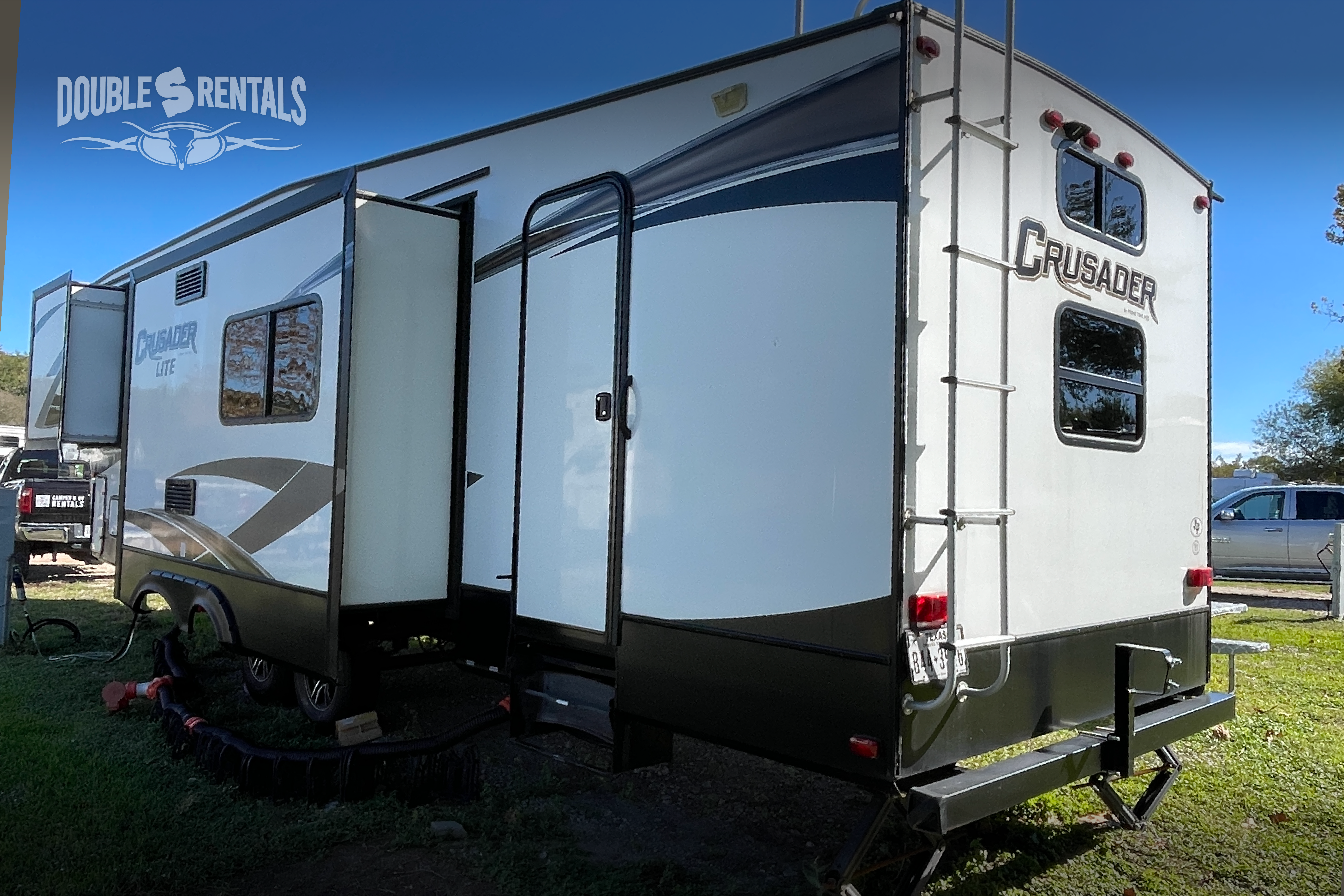 CRUSADER LITE with Private Master, Bunk Room, 2 Baths and 13ft Power Awning!