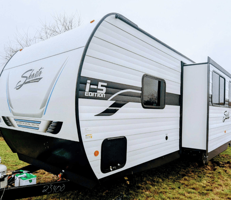 Adventure-Ready 2025 Shasta i5 526DB Bunkhouse – Sleeps 8-10 | Meet "Juno"