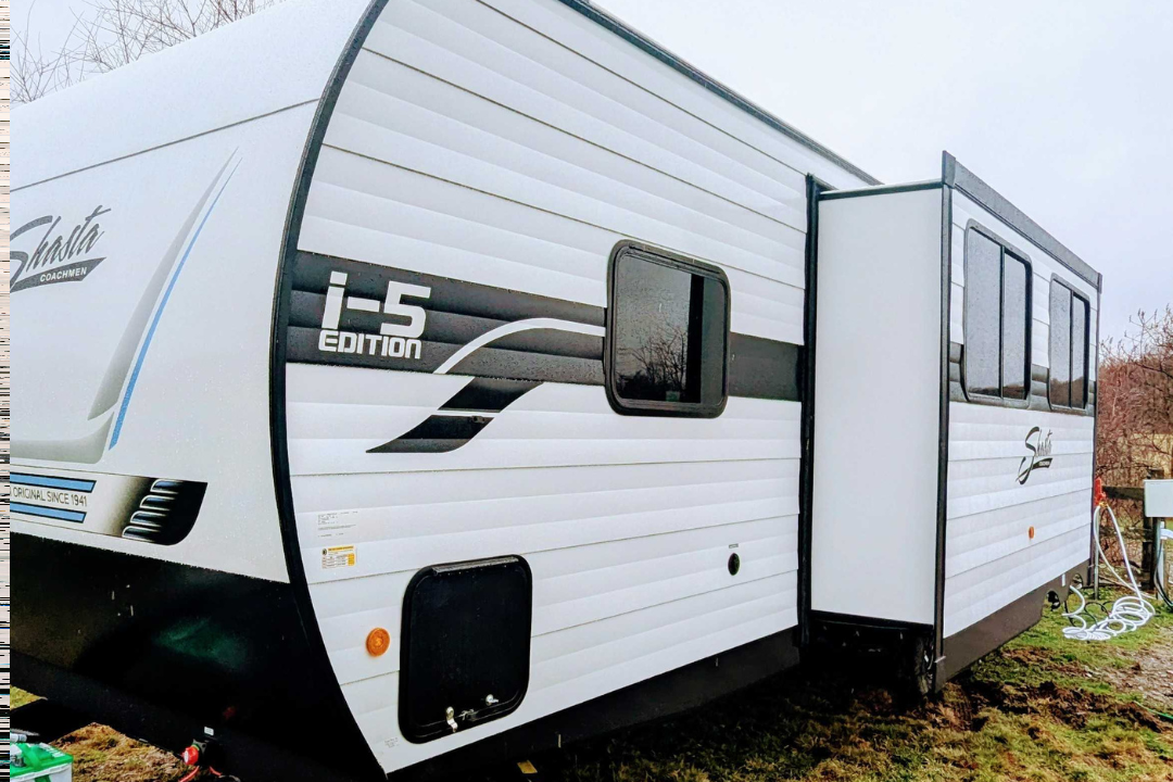 Adventure-Ready 2025 Shasta i5 526DB Bunkhouse – Sleeps 8-10 | Meet "Juno"