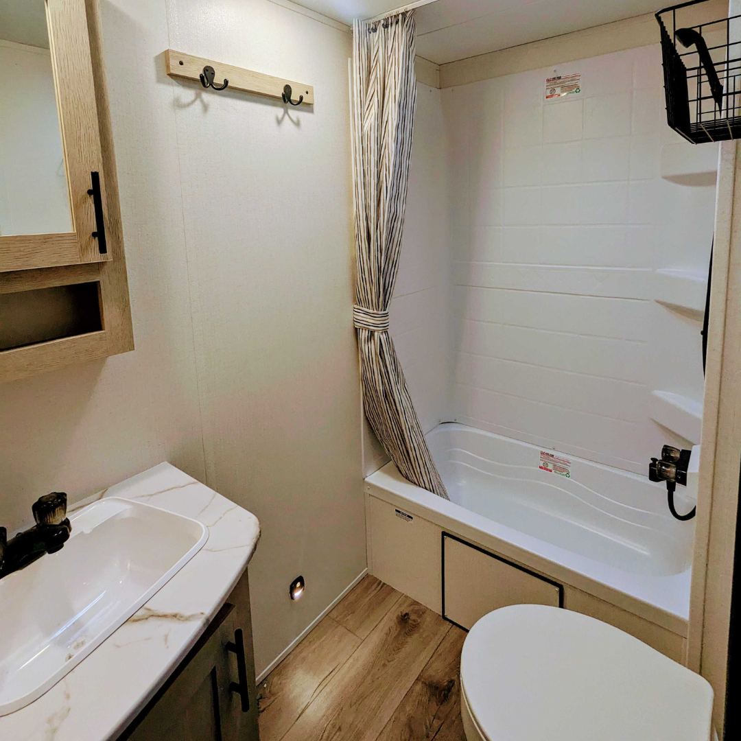 Adventure-Ready 2025 Shasta i5 526DB Bunkhouse – Sleeps 8-10 | Meet "Juno"