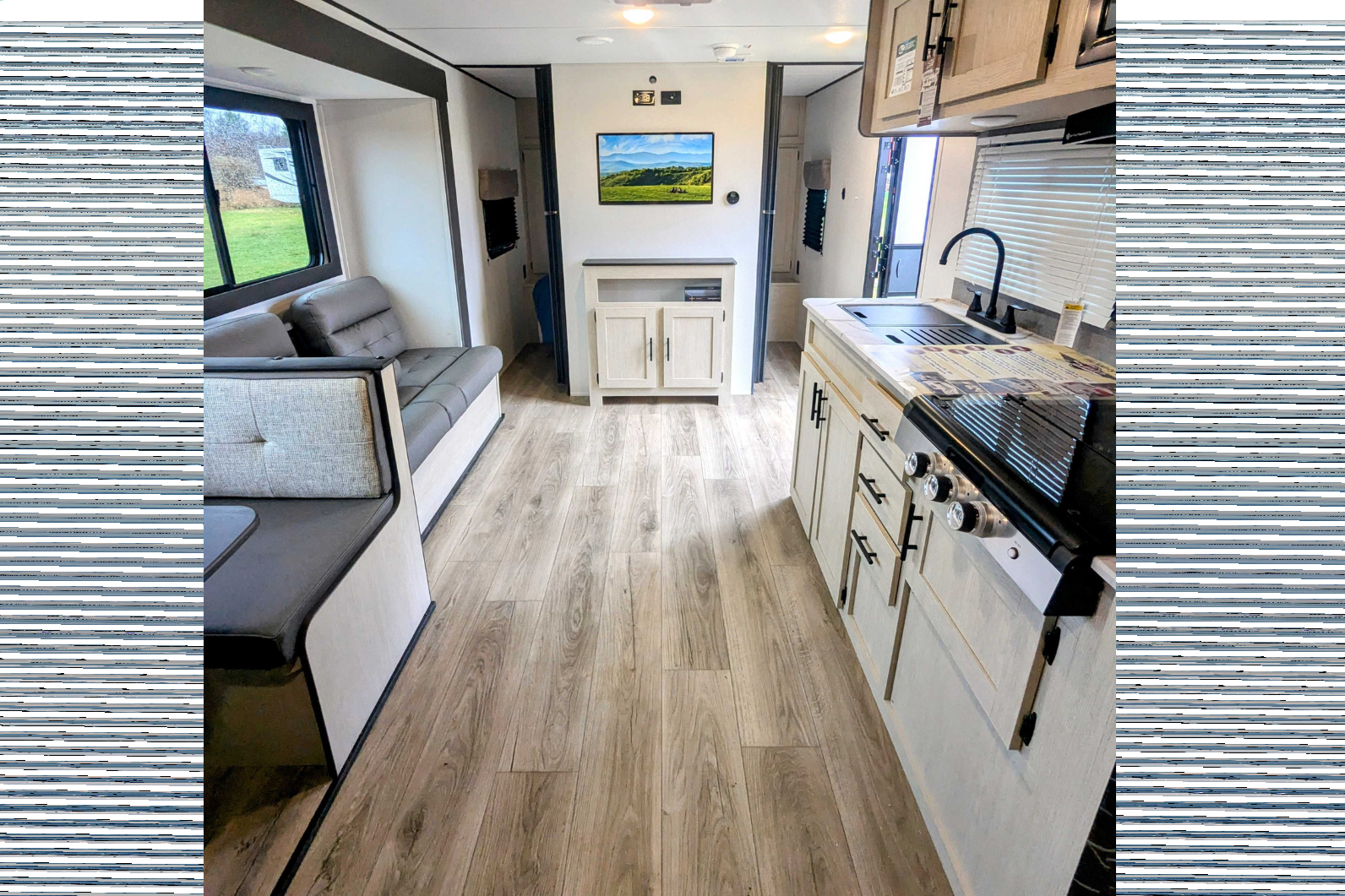 Adventure-Ready 2025 Shasta i5 526DB Bunkhouse – Sleeps 8-10 | Meet "Juno"