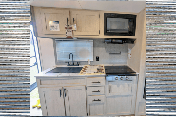 Adventure-Ready 2025 Shasta i5 526DB Bunkhouse – Sleeps 8-10 | Meet "Juno"