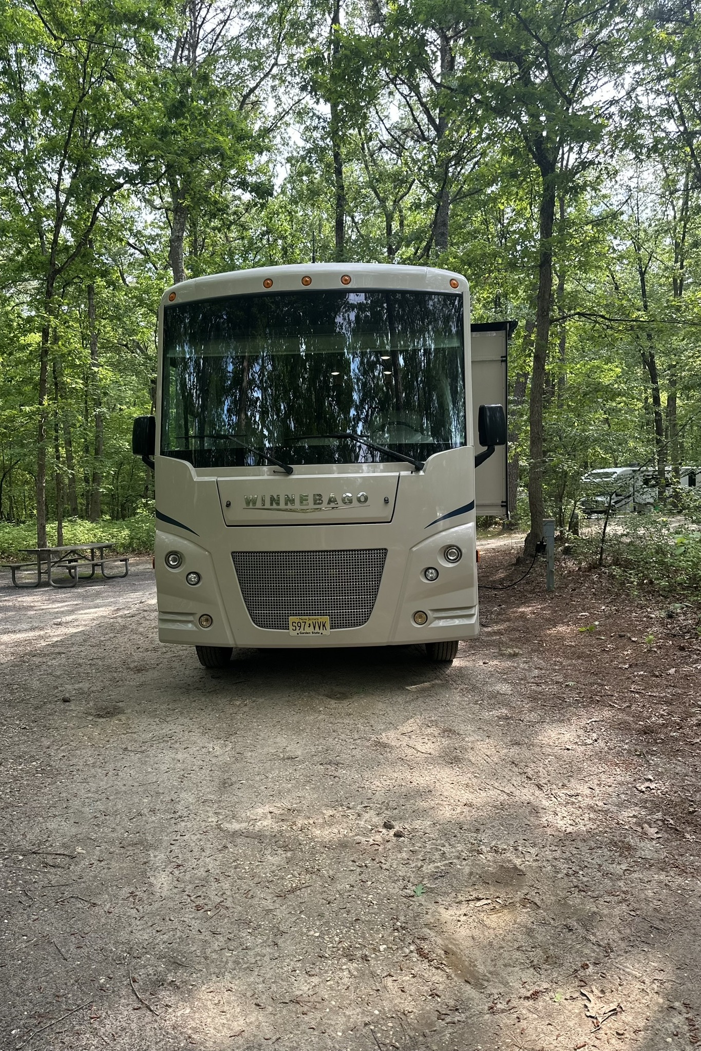 Winnebago-Superior Ride-Deluxe Living-Family Fun