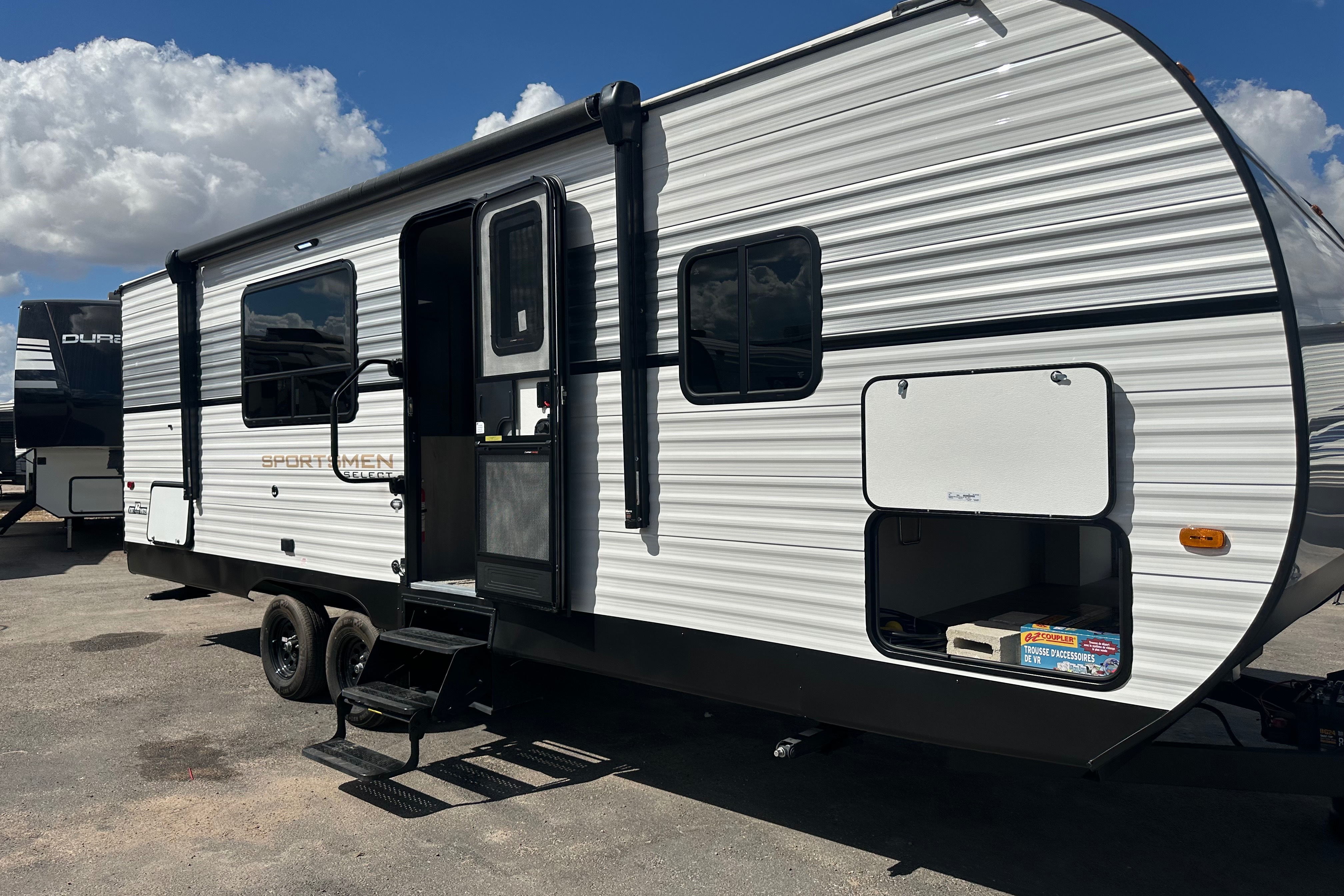Top Deal Rentals's Sportsmen 260BHSE Travel Trailer