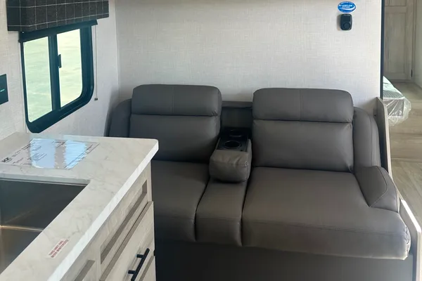 Top Deal Rentals's Sportsmen 260BHSE Travel Trailer