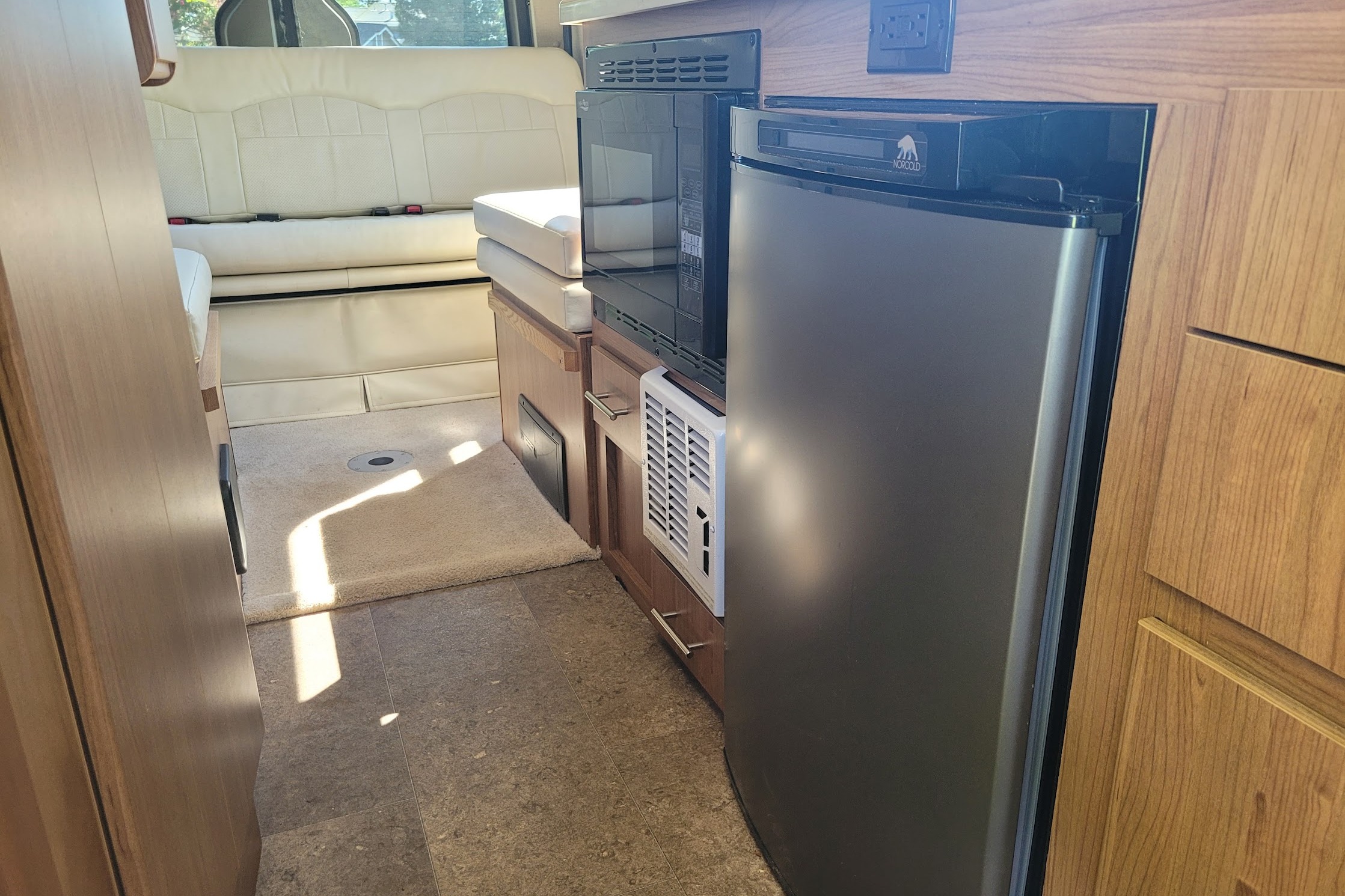 MERCEDES WINNEBAGO ERA 70X