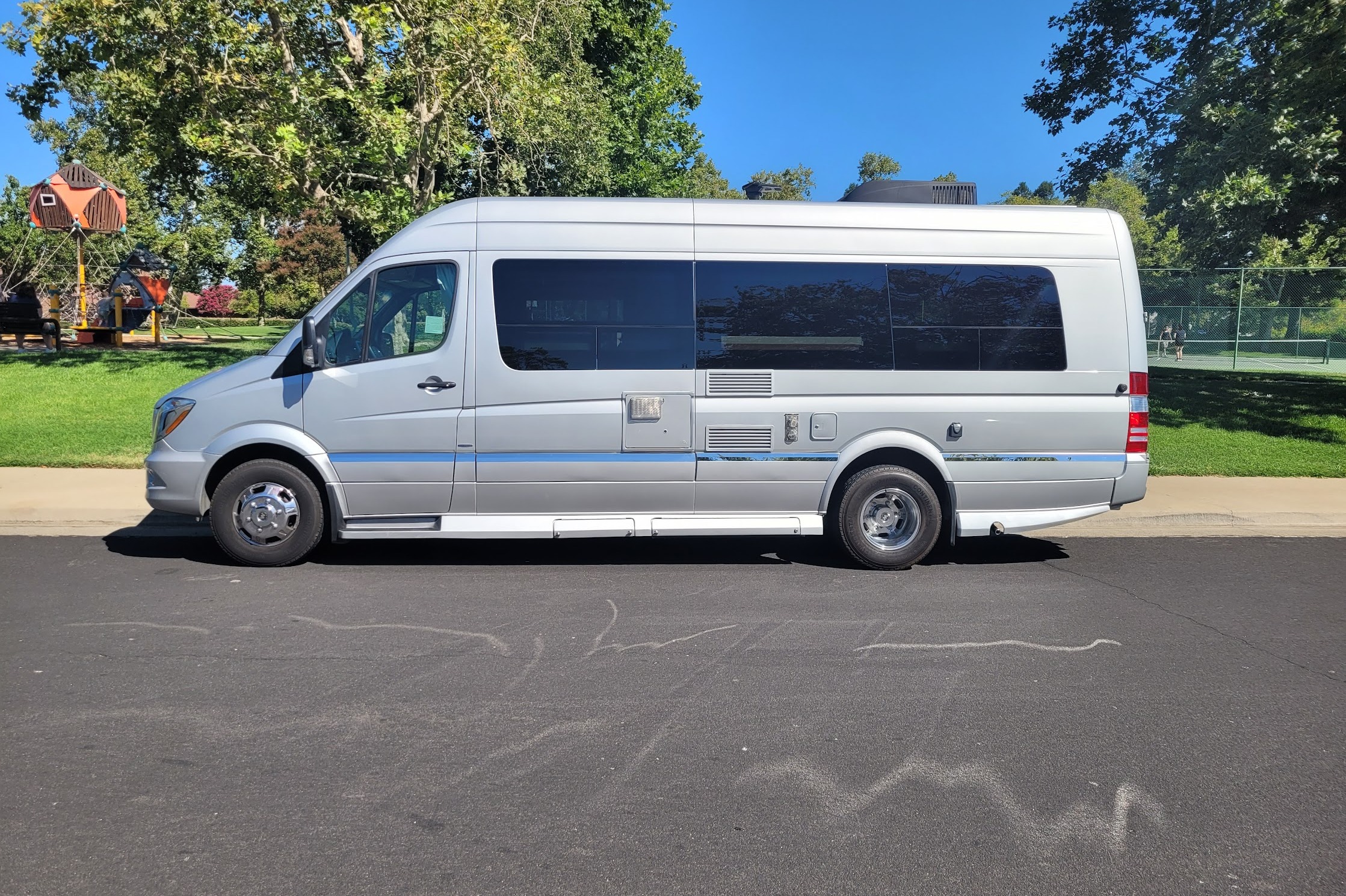 MERCEDES WINNEBAGO ERA 70X