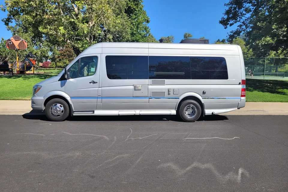 MERCEDES WINNEBAGO ERA 70X