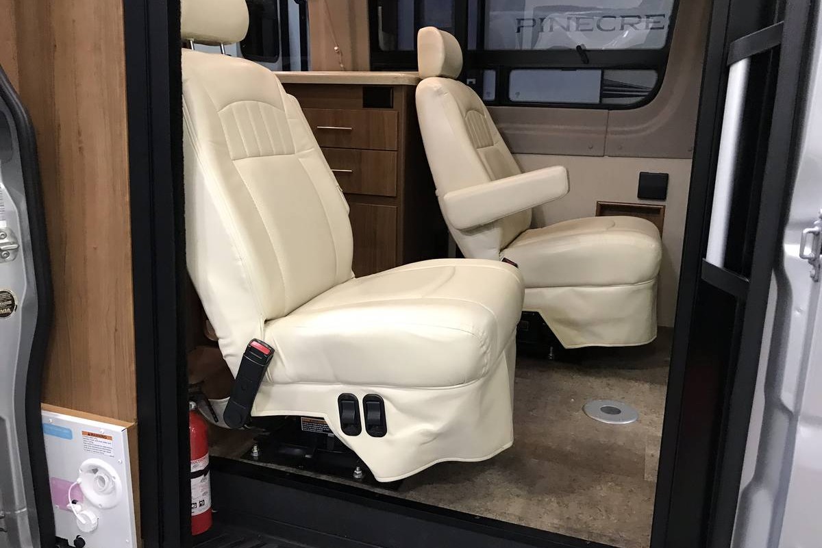 MERCEDES WINNEBAGO ERA 70X