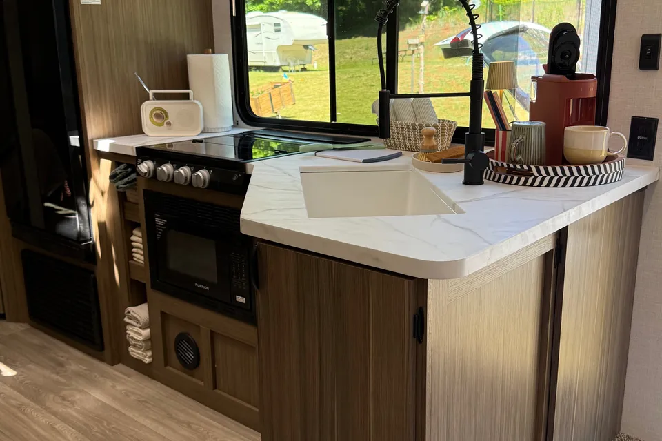 Modern Boho Luxury Retreat on Wheels (DELIVERY ONLY)