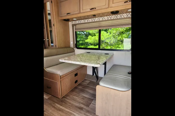 MJ's Thor Motor Coach Class C