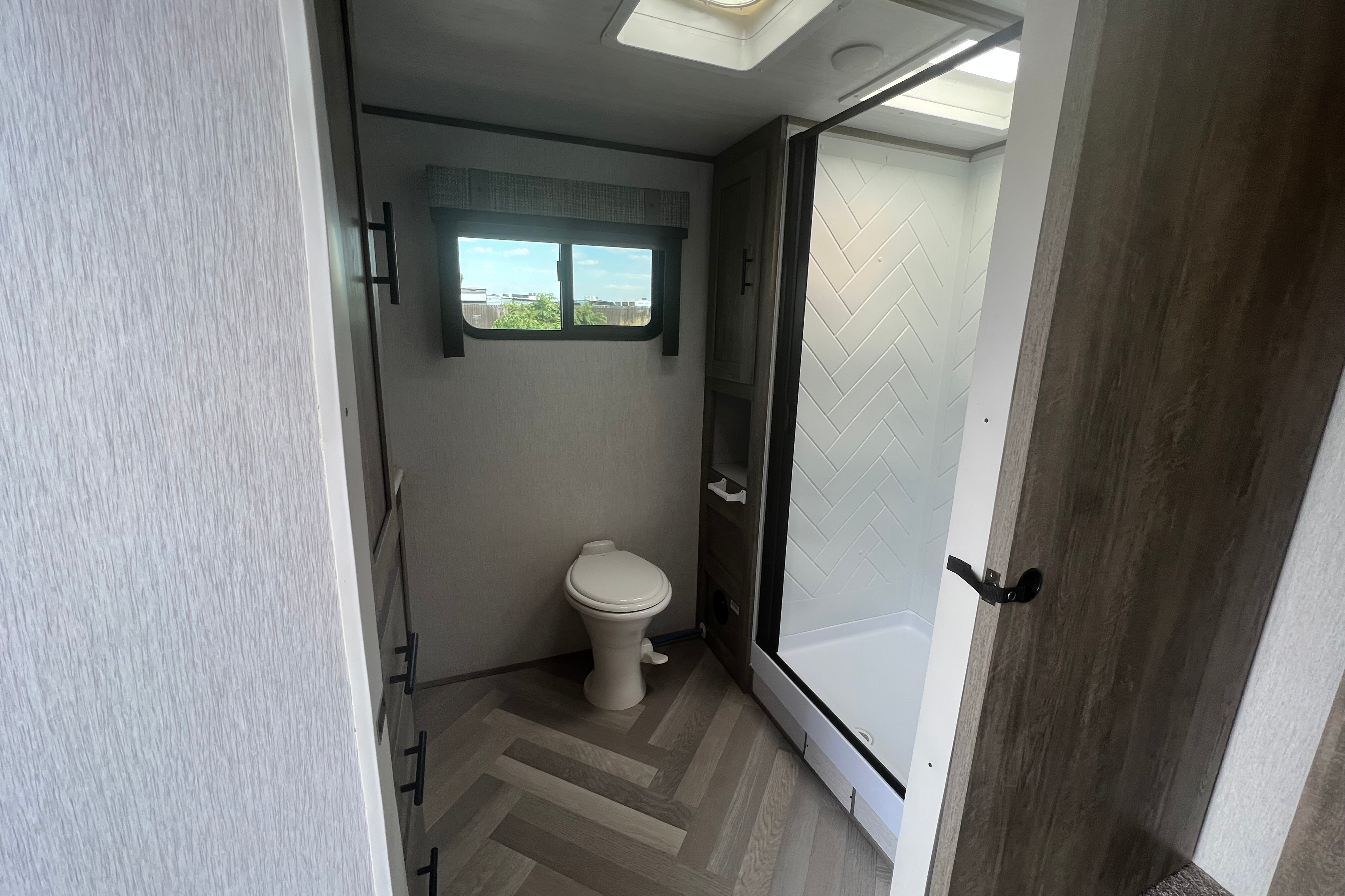 Montoya's Heritage 22RBHL Travel Trailer