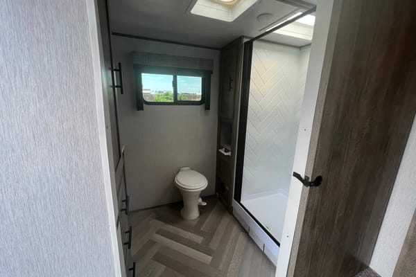 Montoya's Heritage 22RBHL Travel Trailer