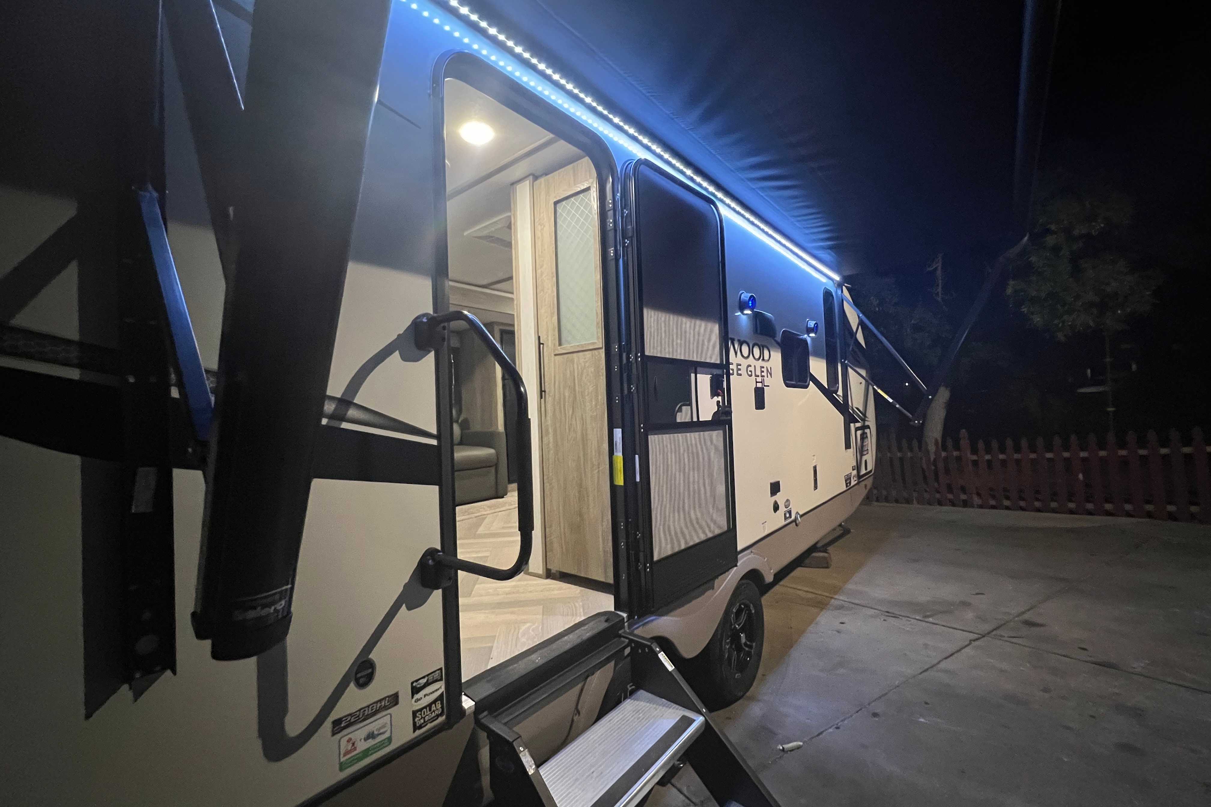 Montoya's Heritage 22RBHL Travel Trailer