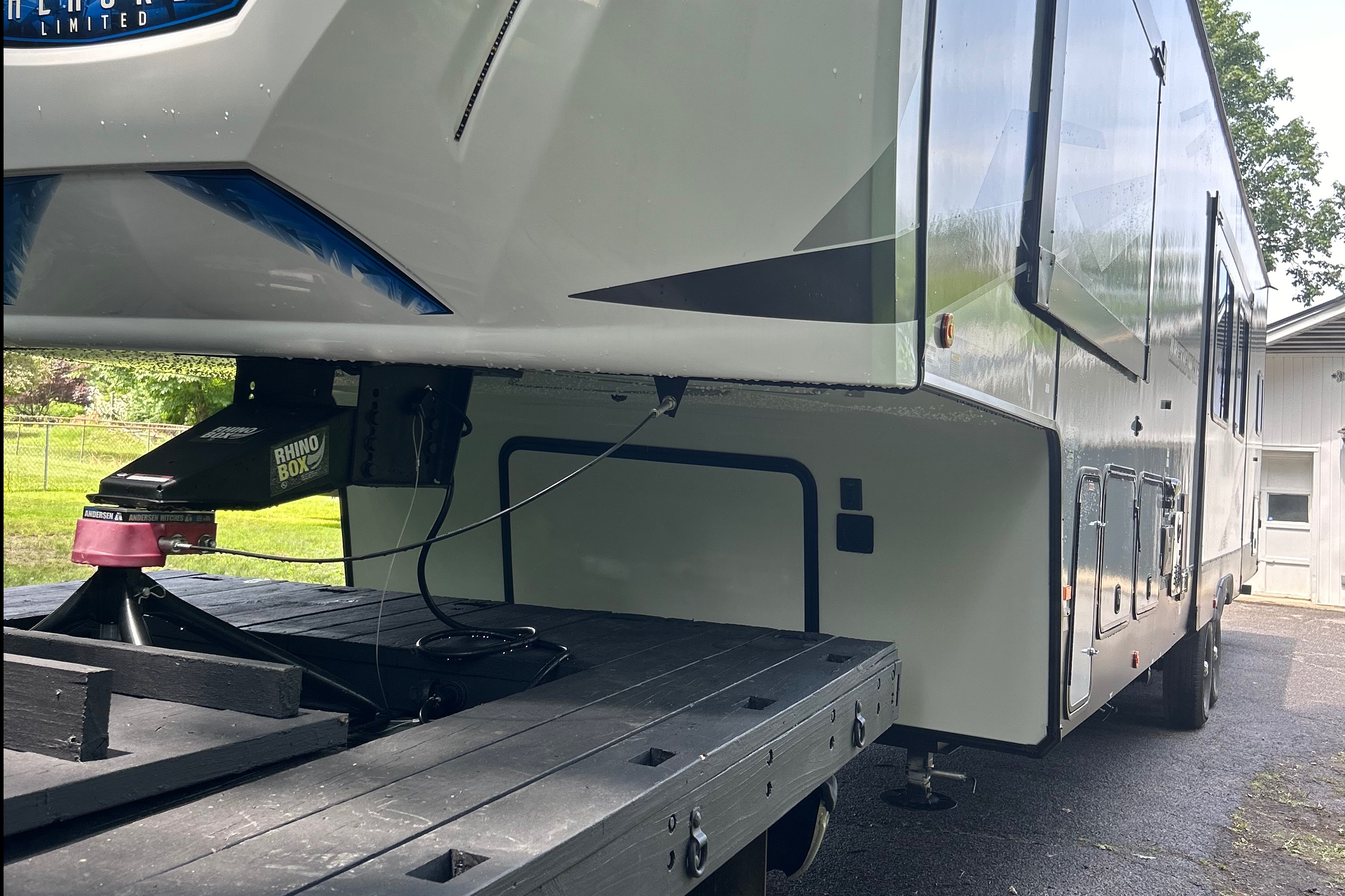 Mansion on wheels