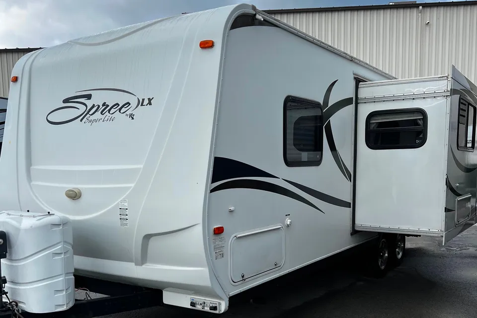 Double A’s KZ Spree 240BHS Family Trailer