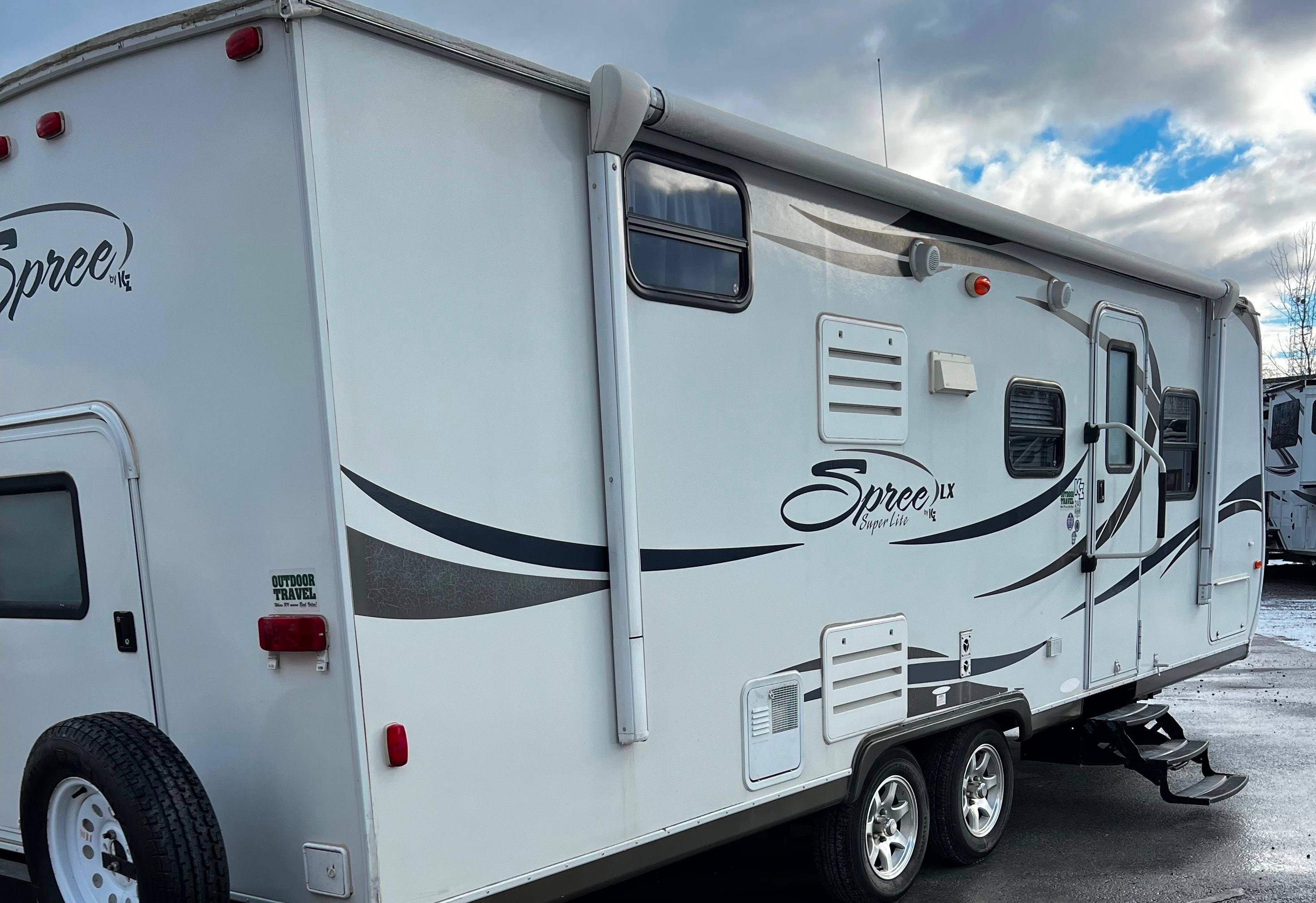 Double A’s KZ Spree 240BHS Family Trailer