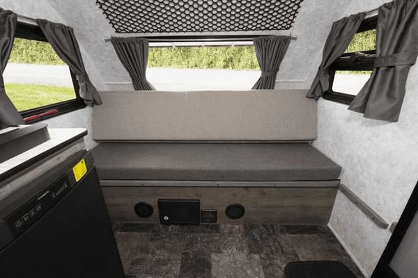 1485 lbs AC - 2020 Prolite Lounge
