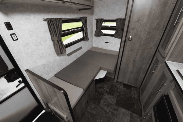 1485 lbs AC - 2020 Prolite Lounge