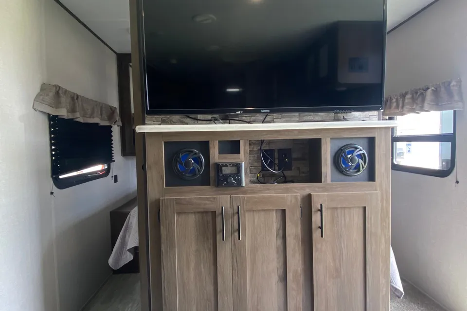 Ray's Avenger 29RBS - Delivery Only