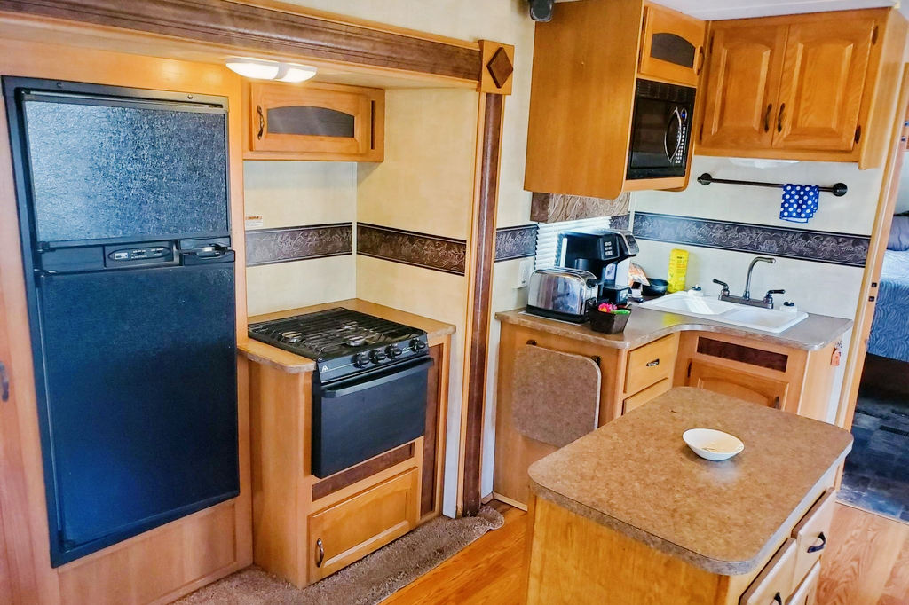 Arthur's Keystone Hornet Travel Trailer