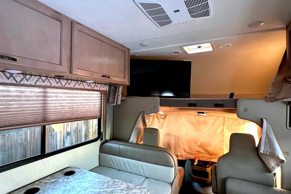 "Country Boy" Thor Motor Coach Four Winds Class C