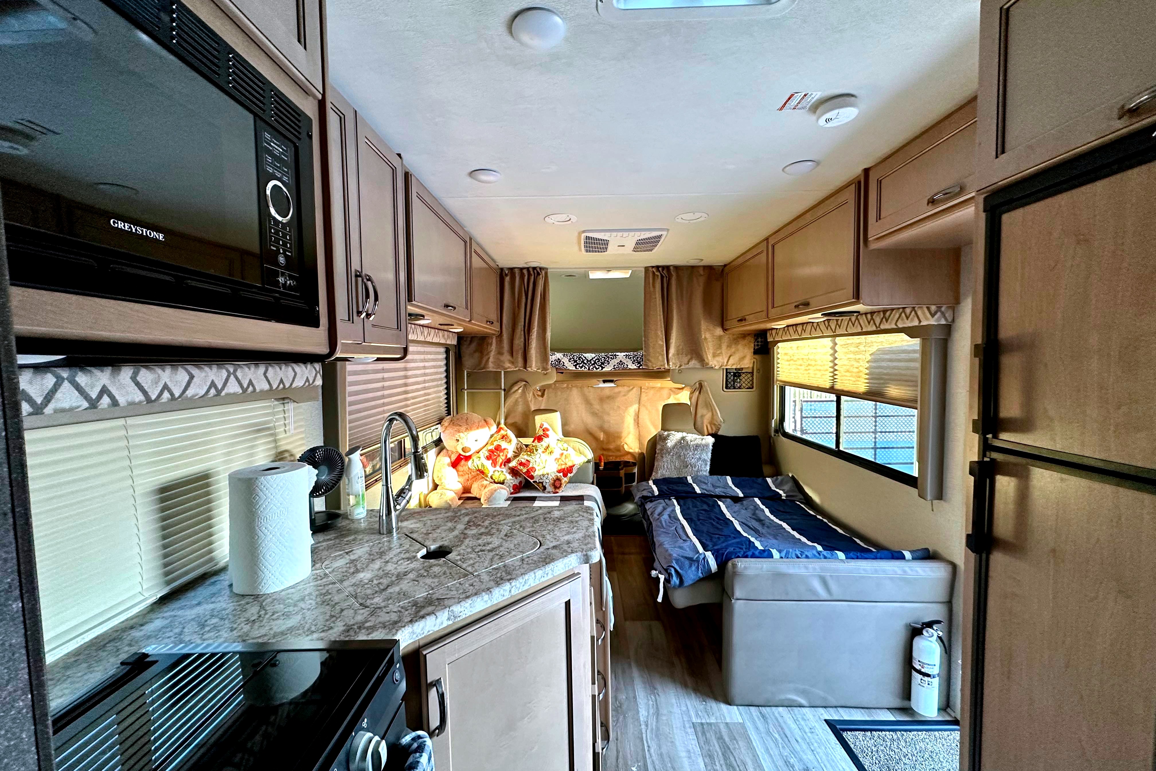 "Country Boy" Thor Motor Coach Four Winds Class C