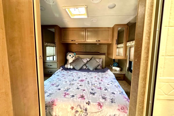 "Country Boy" Thor Motor Coach Four Winds Class C