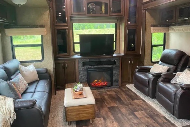 Ava's Forest River Inc. Sierra 371REB Fifth Wheel