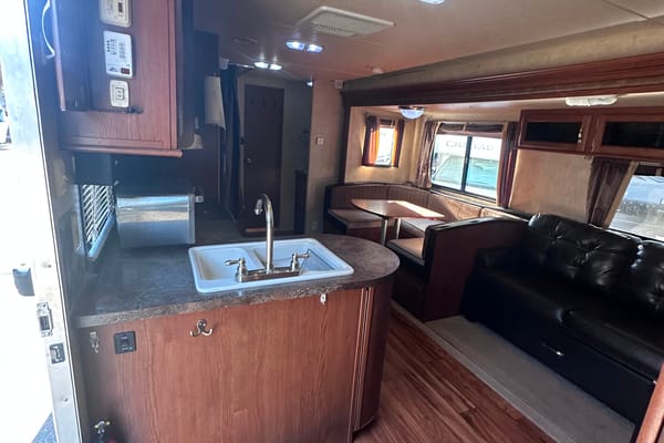 Adventure-Ready 30’ Forest River Wildwood – Your Home Away From Home!