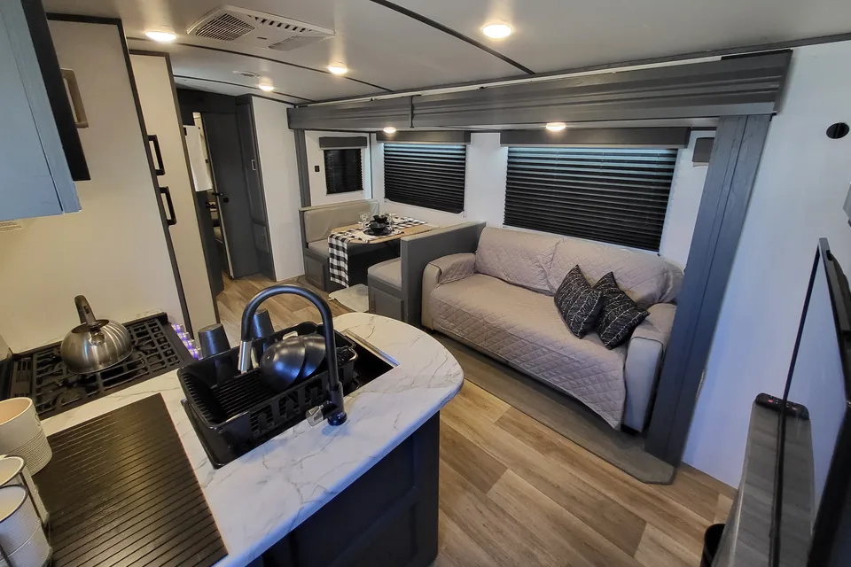 Rv Rentals Way Of Life's Keystone Bullet 2 bedrooms Perfect place for a family!B2