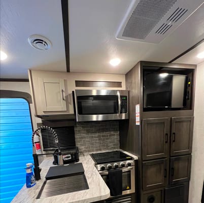 Jason's Crossroads CR22BBH