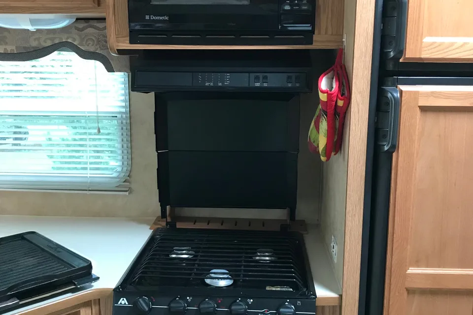 John's Pilgrim International 27.5 ft Fifth Wheel
