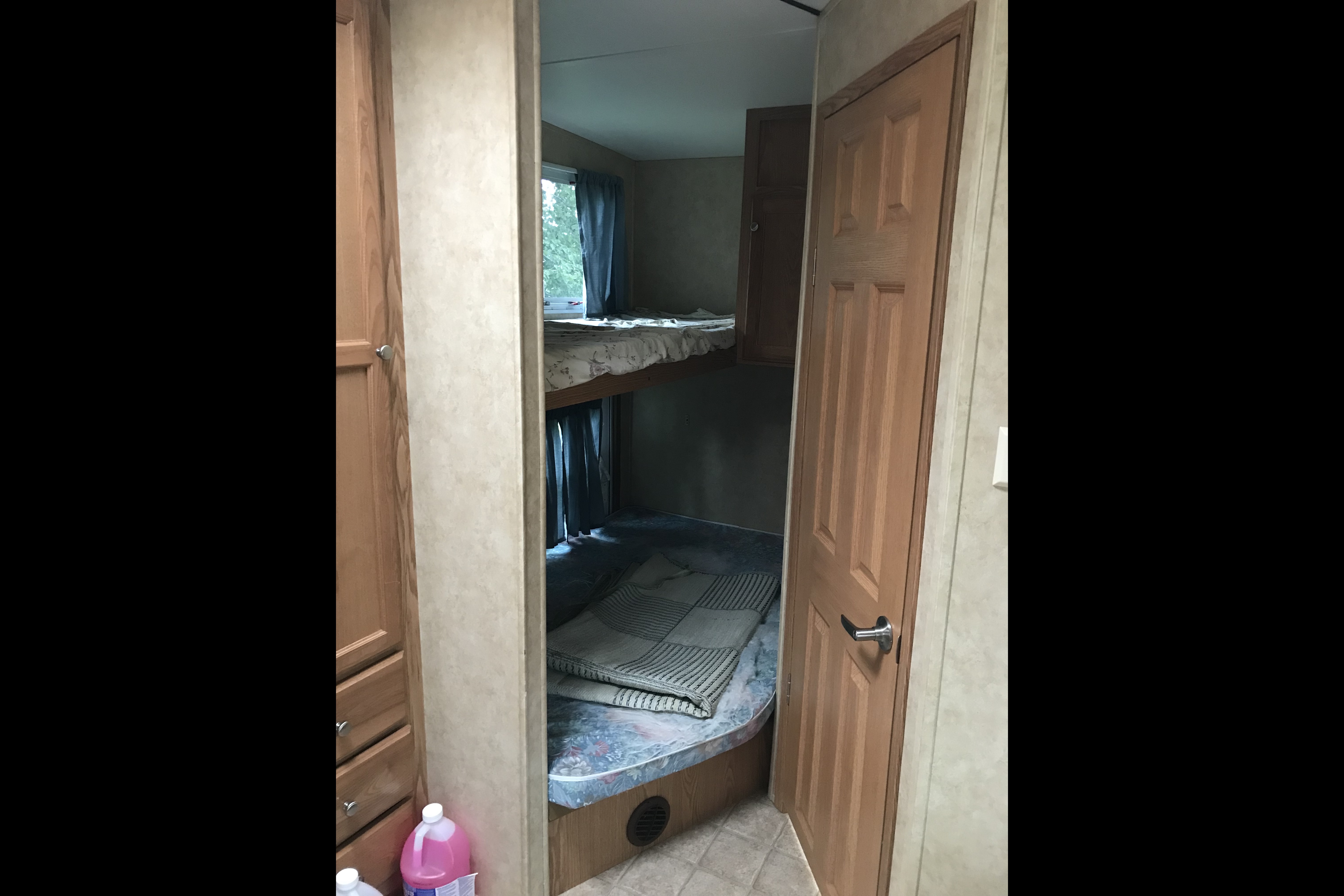 John's Pilgrim International 27.5 ft Fifth Wheel