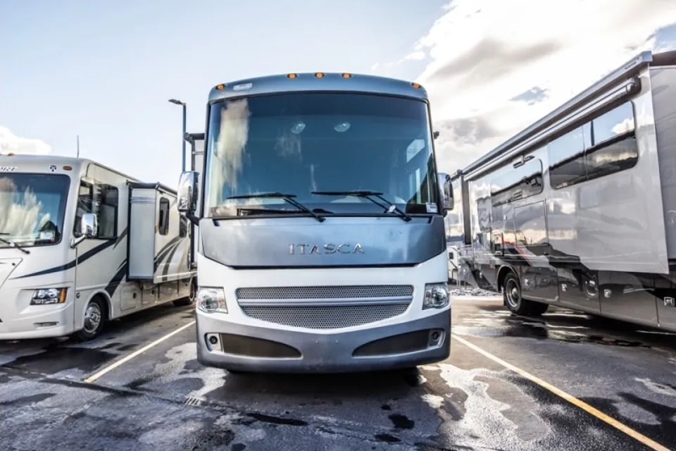 Jodi's Winnebago Itasca SunCruiser 35p Class A