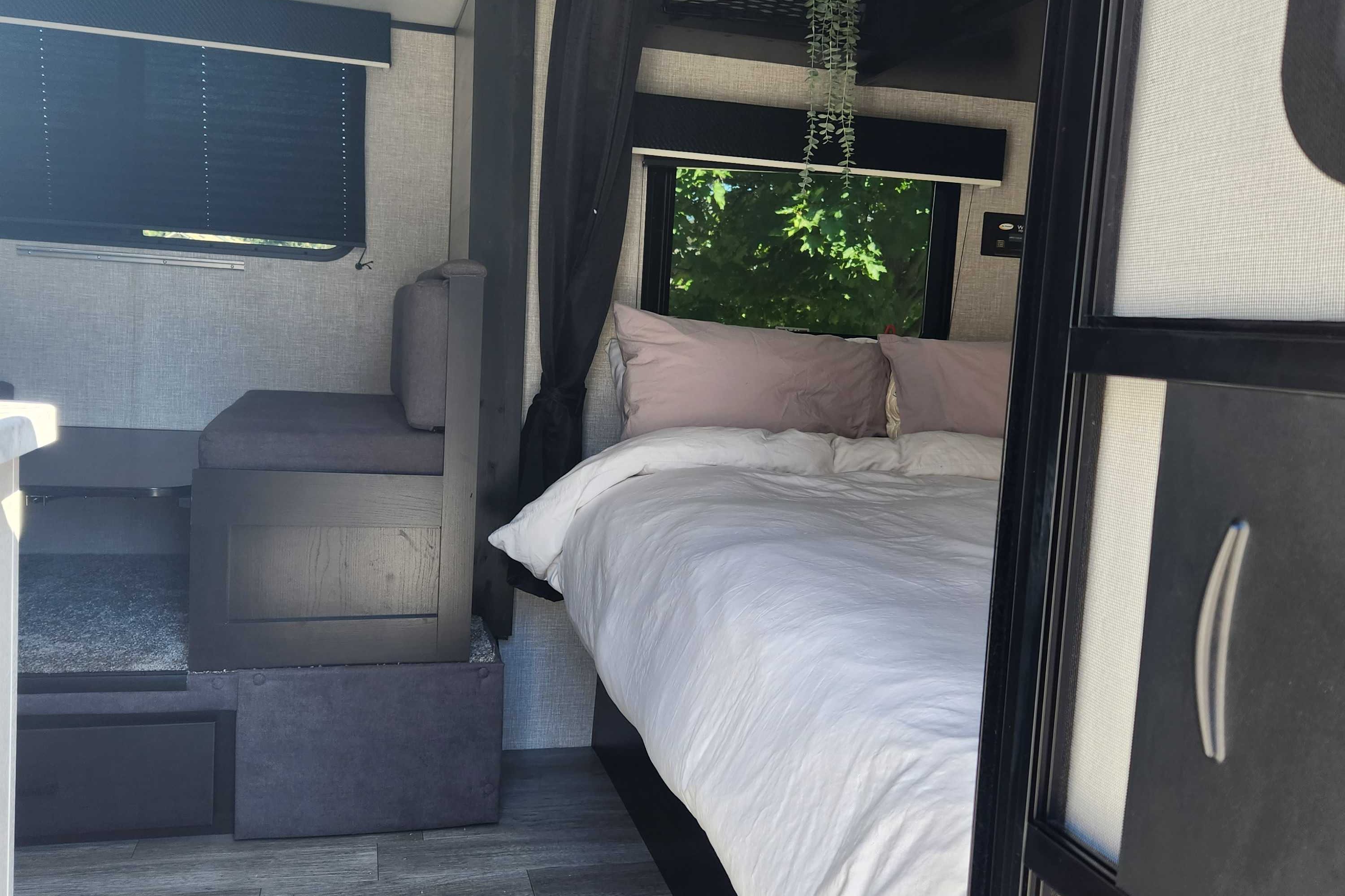 Aliona's Jayco 184BS BAJA Travel Trailer