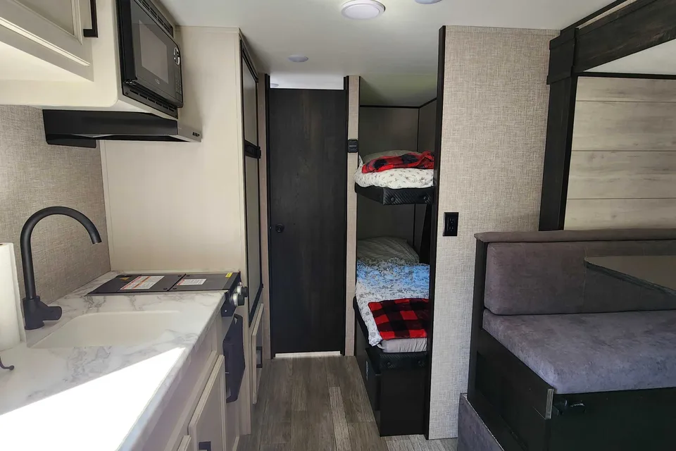 Aliona's Jayco 184BS BAJA Travel Trailer