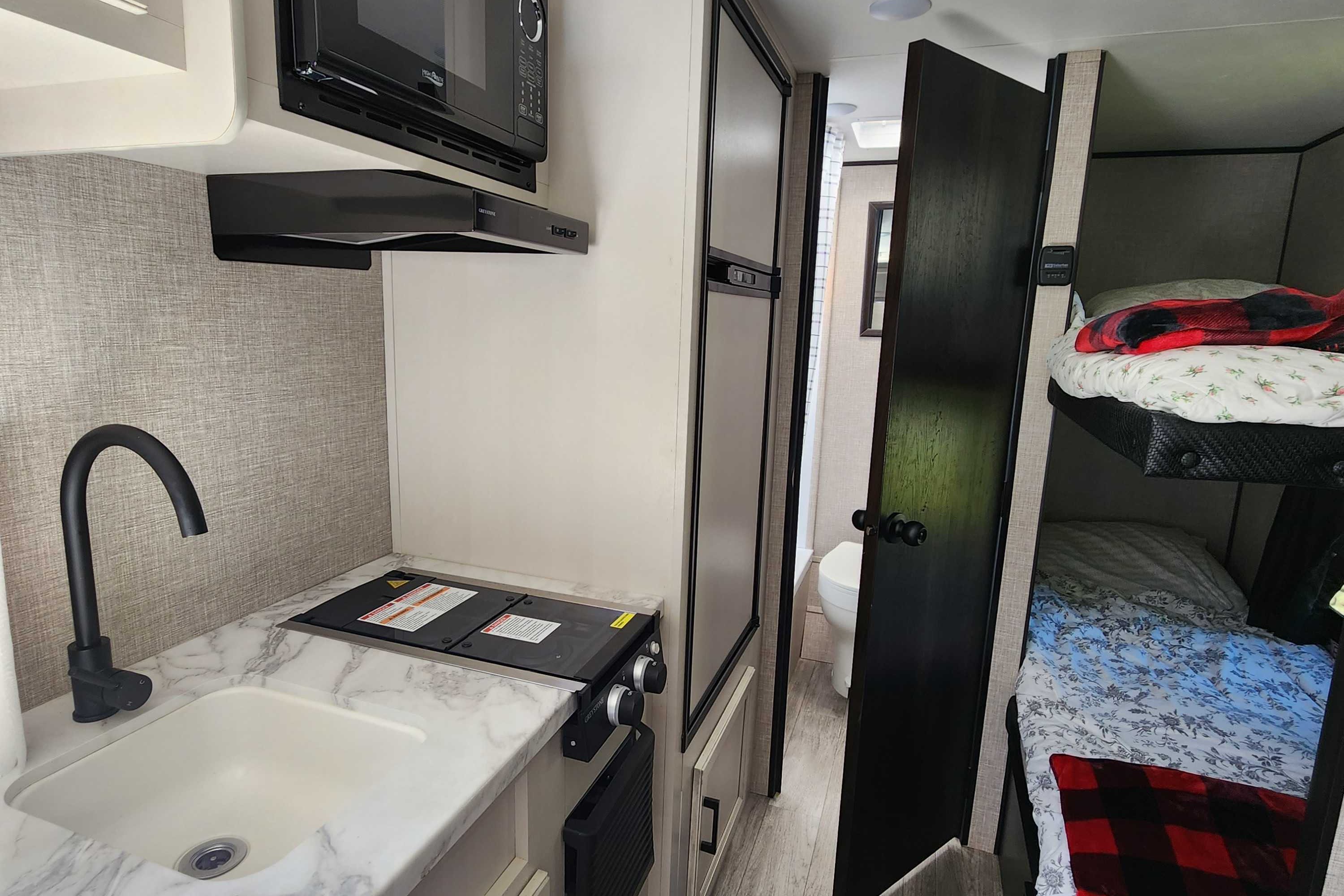 Aliona's Jayco 184BS BAJA Travel Trailer