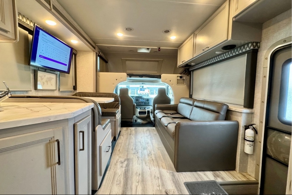 Luxury Family - Style Bunkhouse Sleeps 10 Solar Wi-fi 2 A/C + More