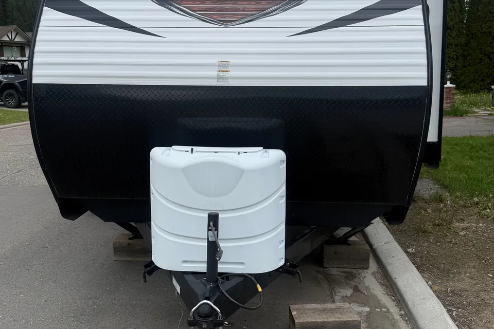 Ryan's Starcraft Autumn ridge 24BHU Travel Trailer