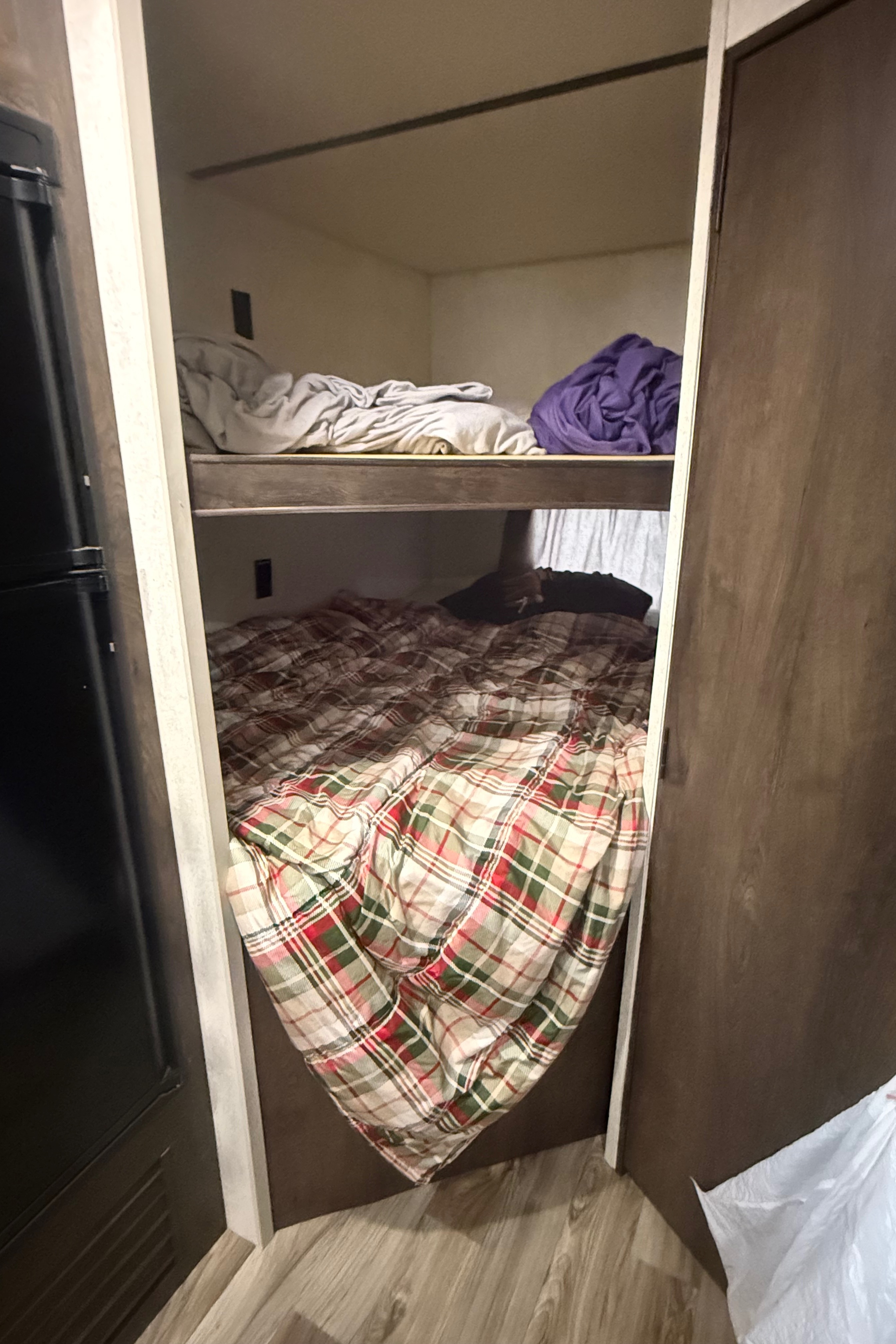 Ryan's Starcraft Autumn ridge 24BHU Travel Trailer