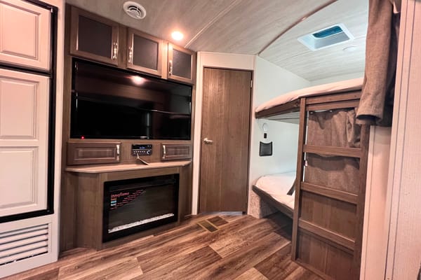 KJ’s Keystone Cougar Travel Trailer