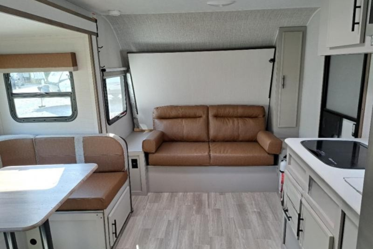 Perfect for families! 2024 Forest River Vibe 18' Trailer