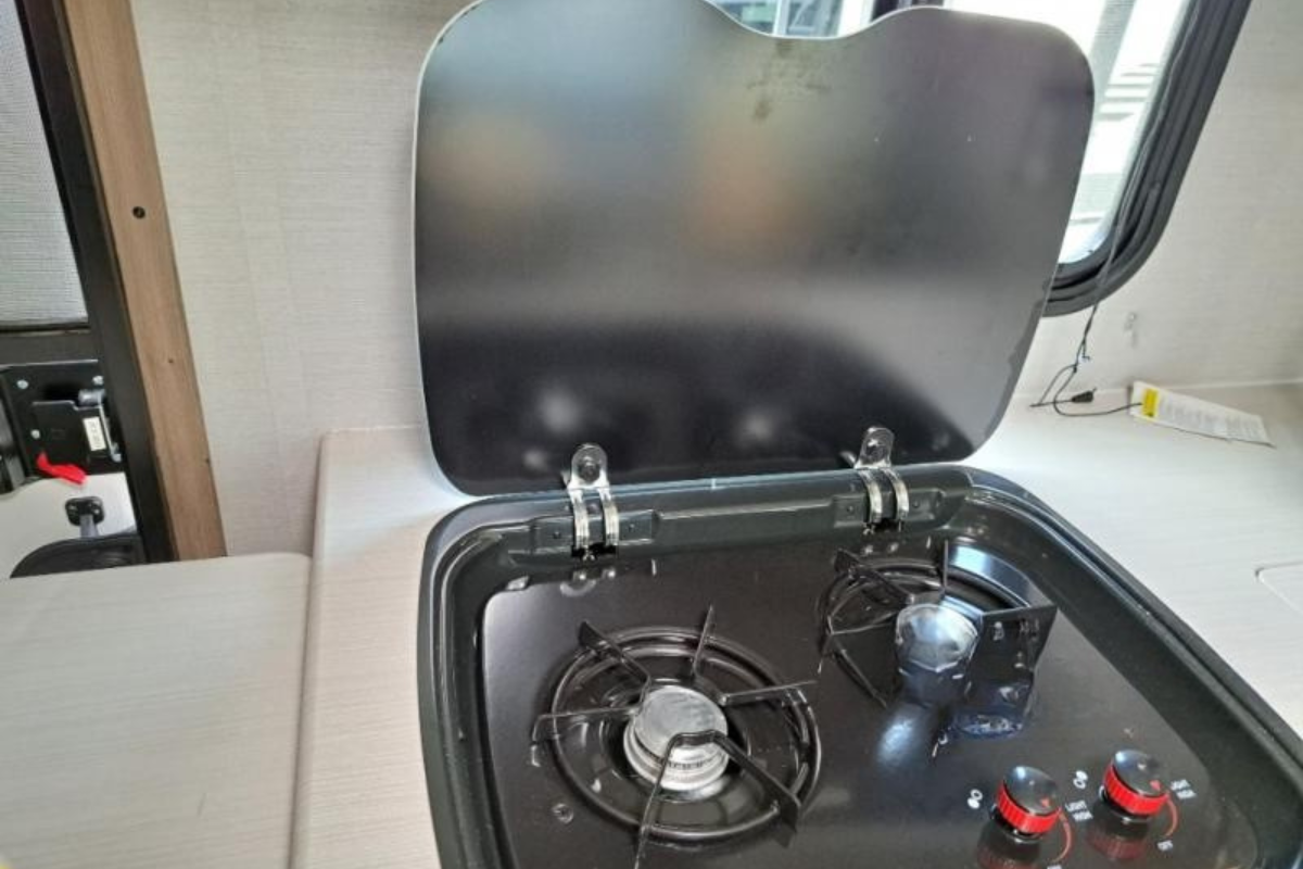 Perfect for families! 2024 Forest River Vibe 18' Trailer