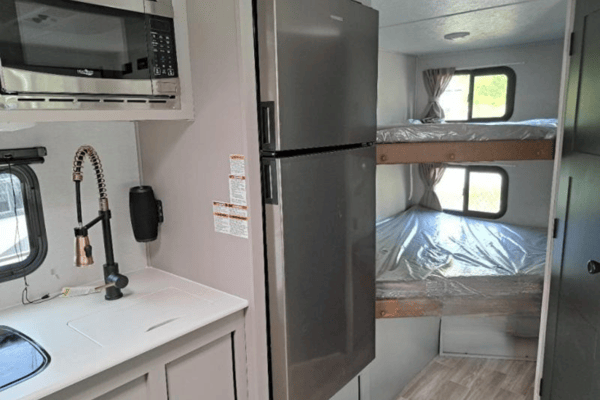Perfect for families! 2024 Forest River Vibe 18' Trailer