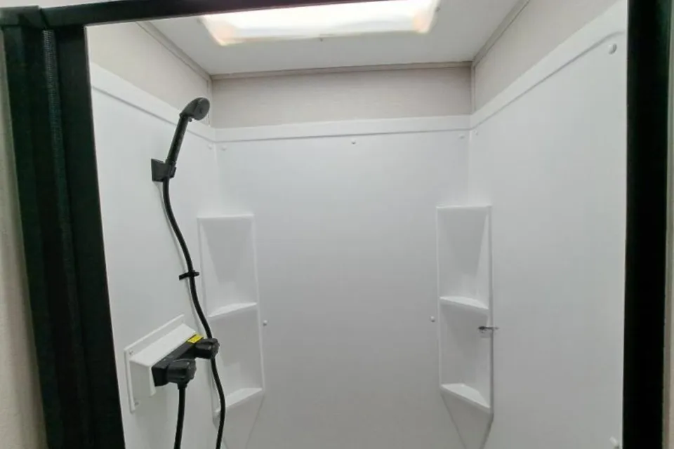 Perfect for families! 2024 Forest River Vibe 18' Trailer