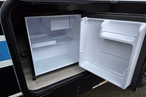Perfect for families! 2024 Forest River Vibe 18' Trailer
