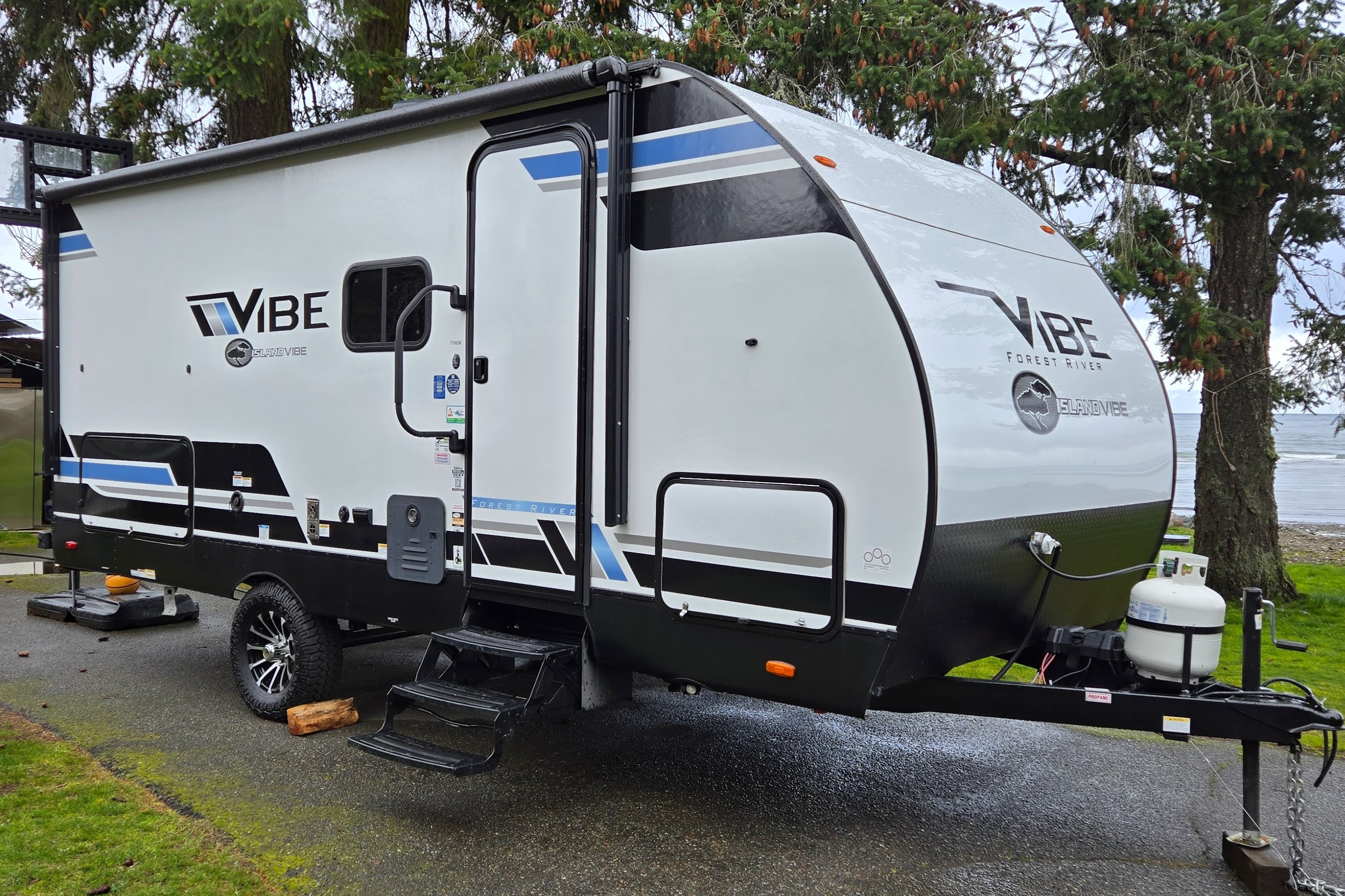 Perfect for families! 2024 Forest River Vibe 18' Trailer