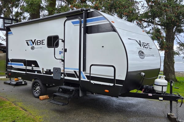 Perfect for families! 2024 Forest River Vibe 18' Trailer