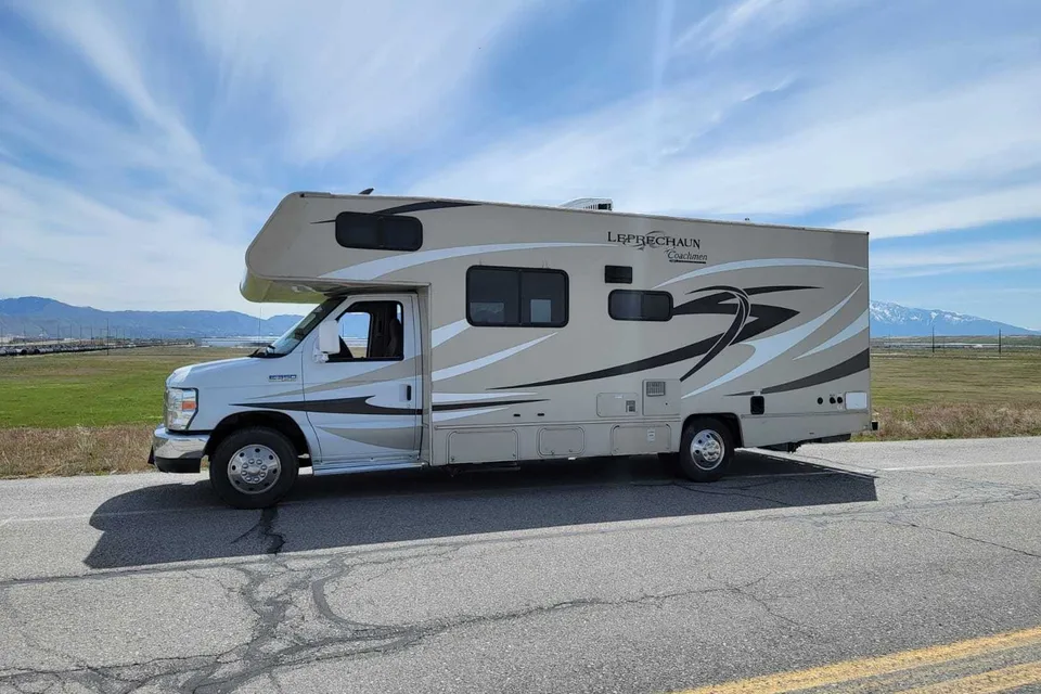 Alan's Coachmen Leprechaun Class C
